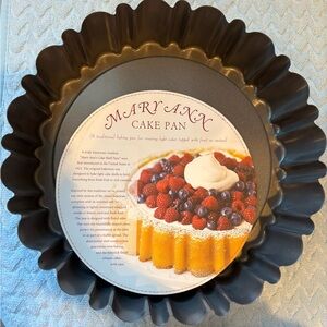 MARY ANN CAKE PAN